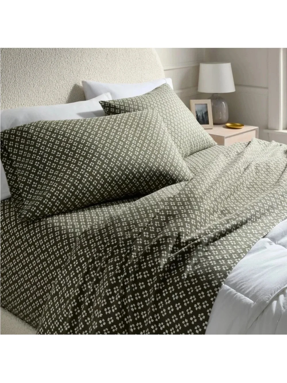 King Ultra Soft Flannel Sheet Set Green
Geo - Threshold - Picture 2 of 5